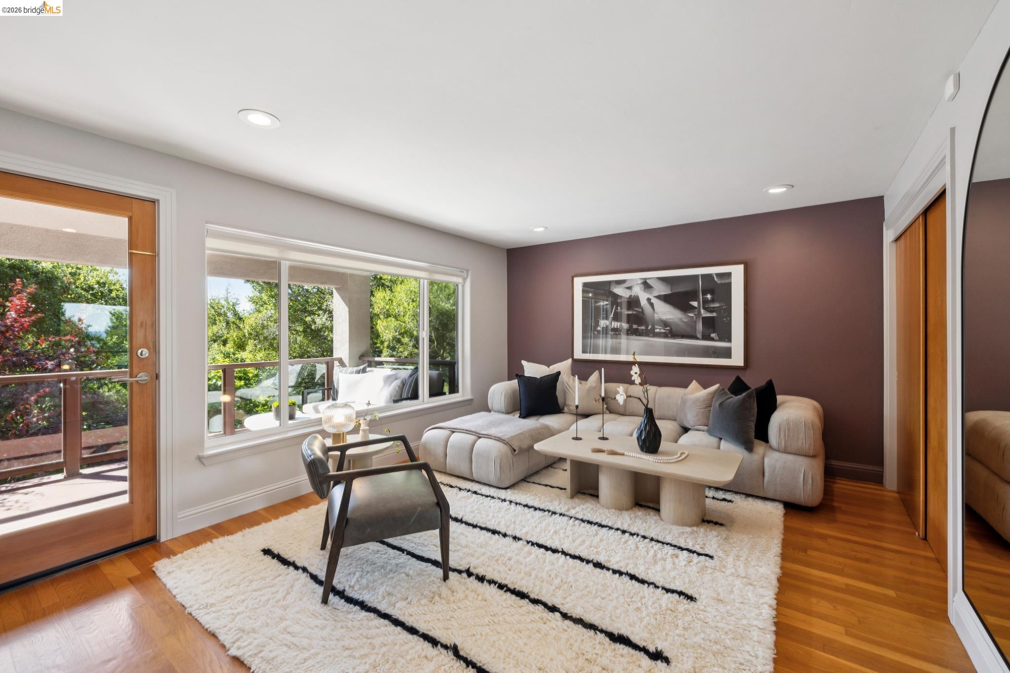 1426 Grand View Dr