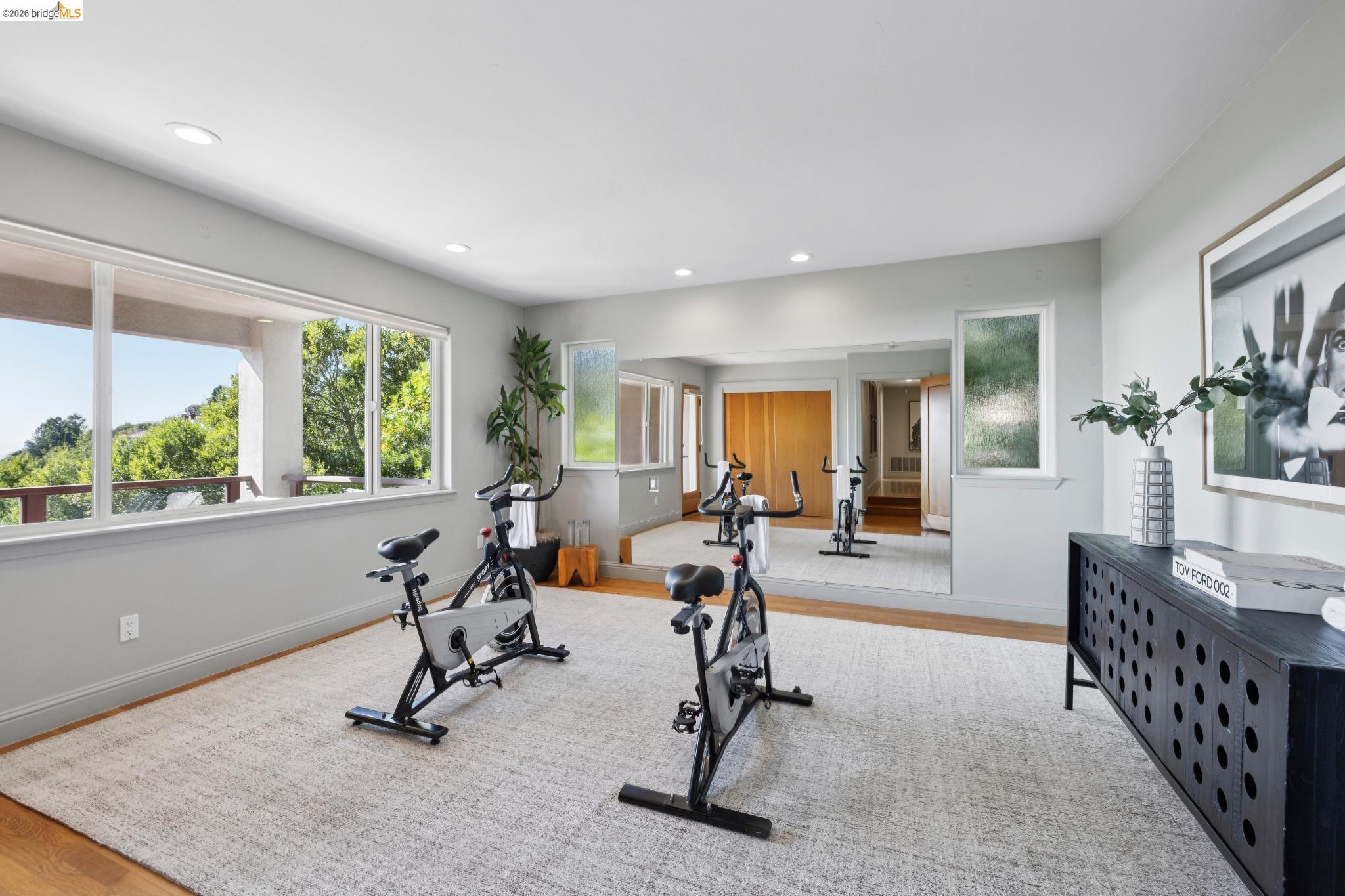 1426 Grand View Dr