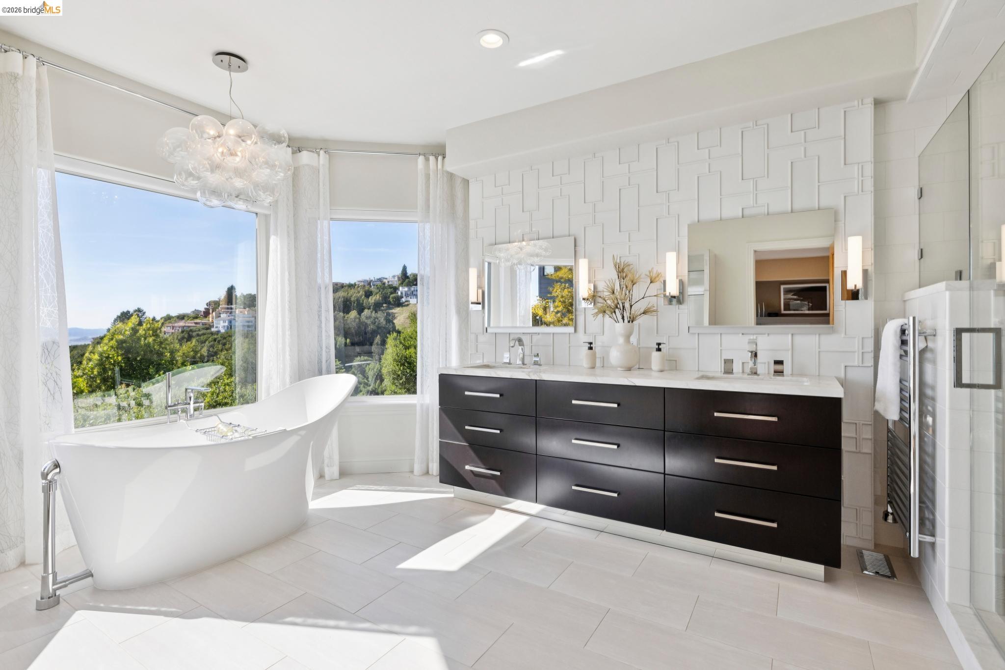 1426 Grand View Dr