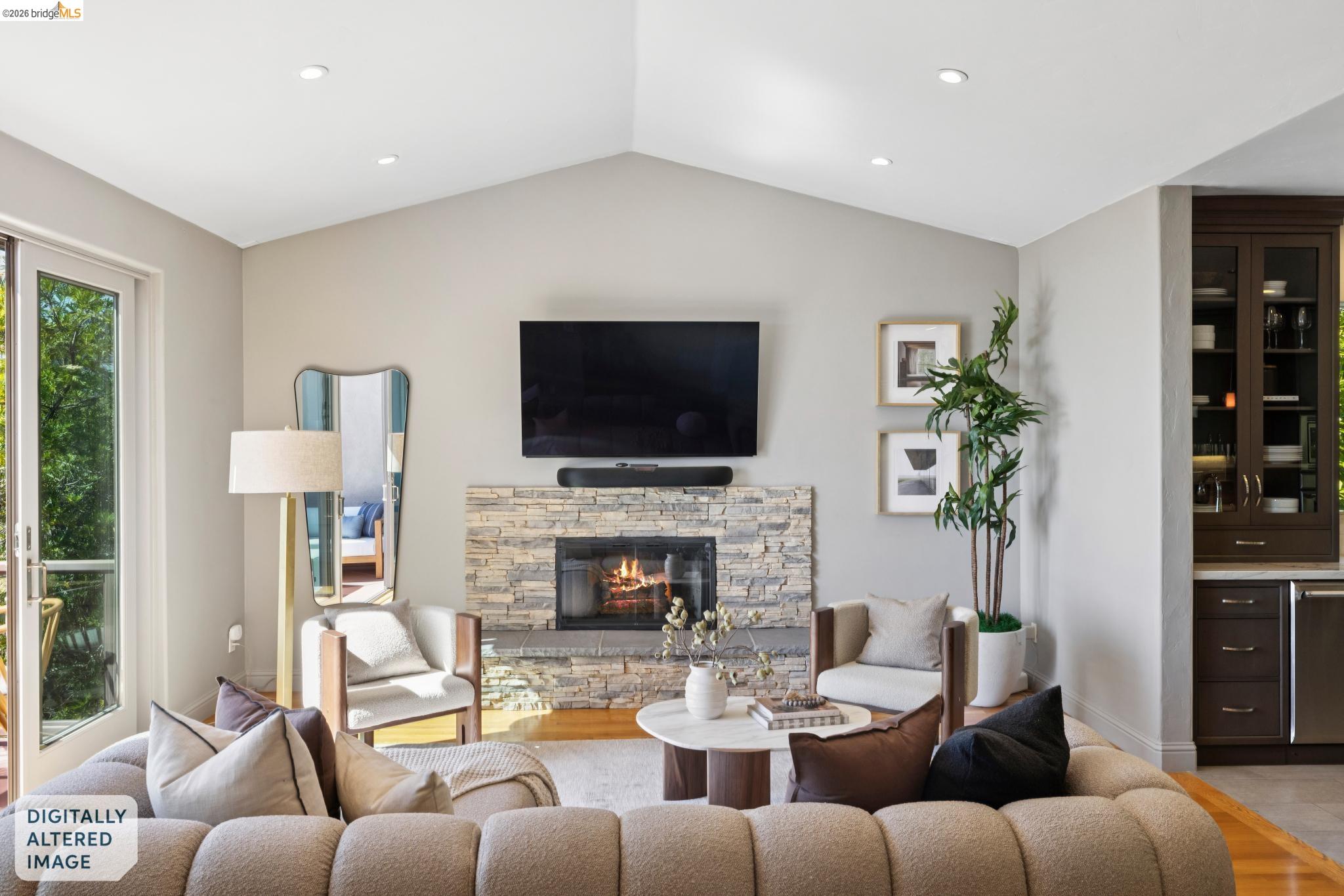 1426 Grand View Dr