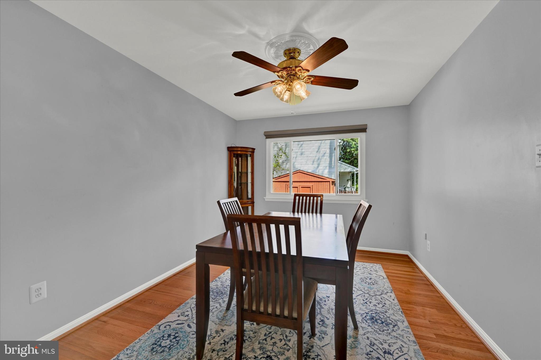 7989 Foxchase Ln