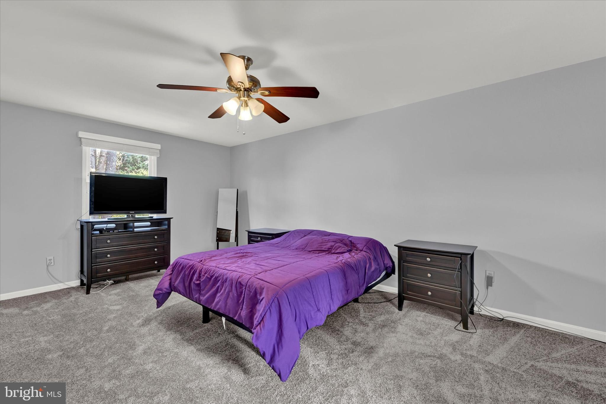 7989 Foxchase Ln