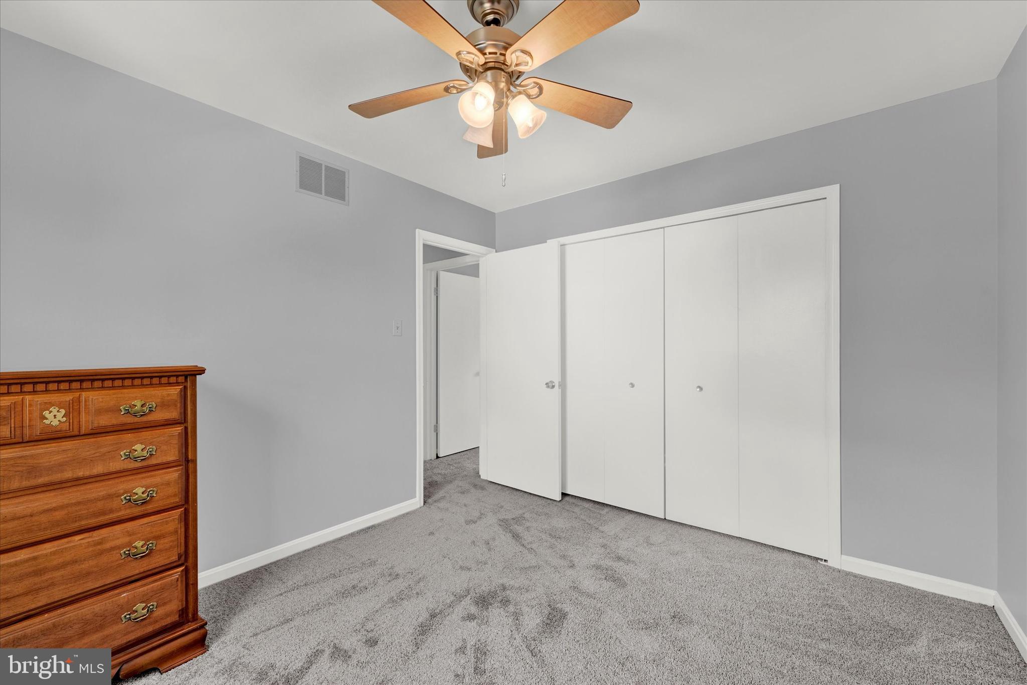 7989 Foxchase Ln