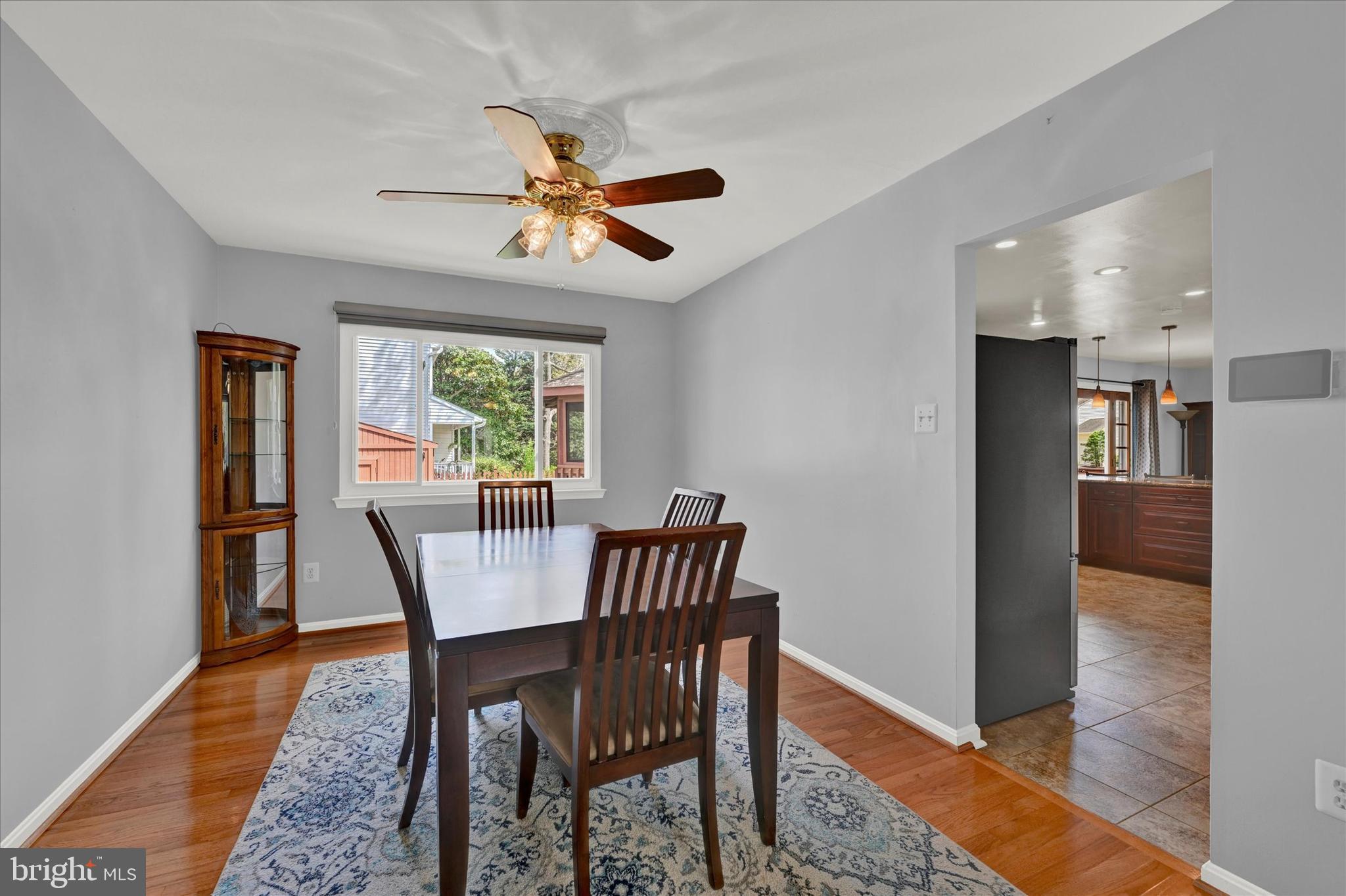 7989 Foxchase Ln
