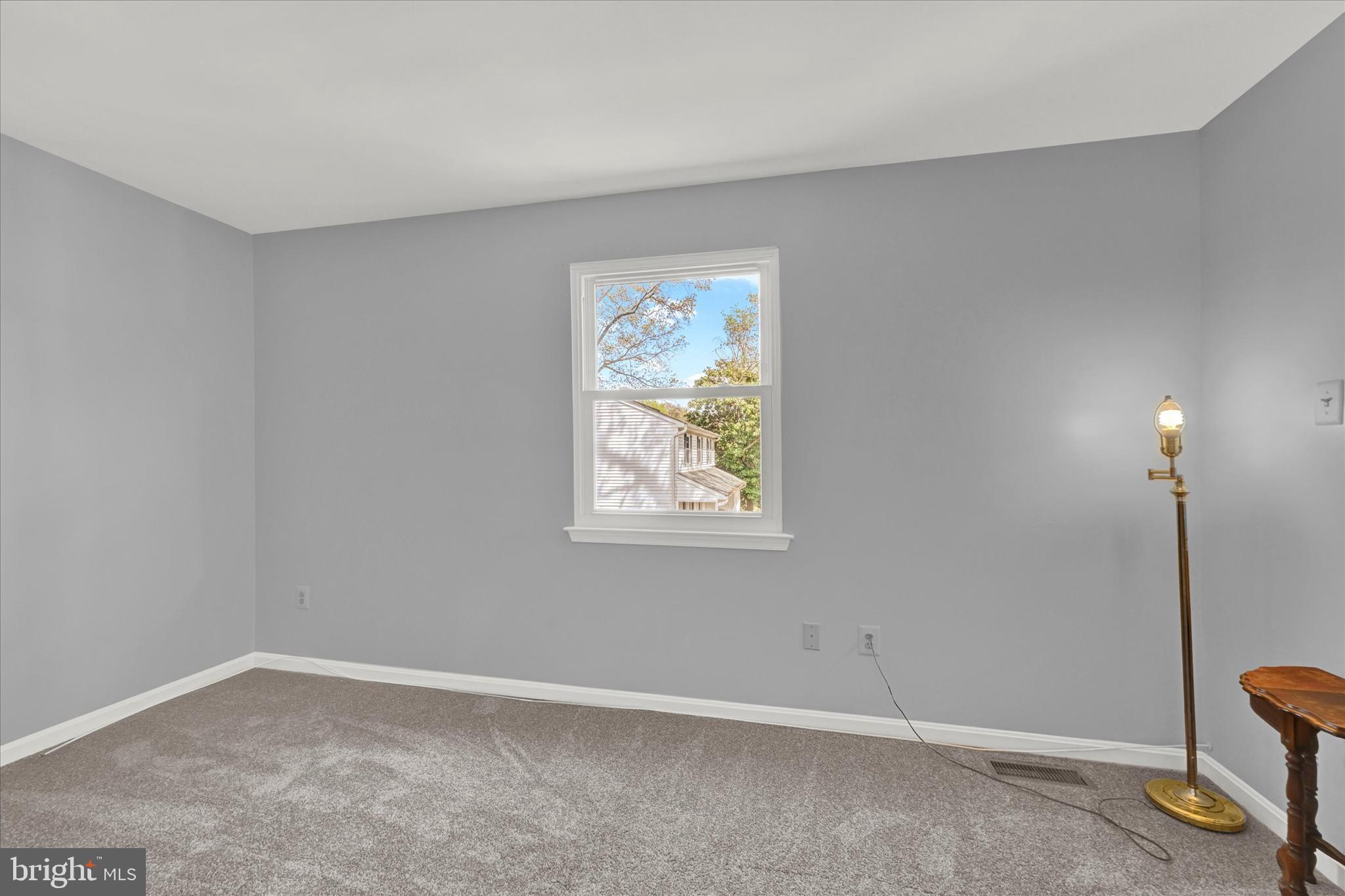 7989 Foxchase Ln