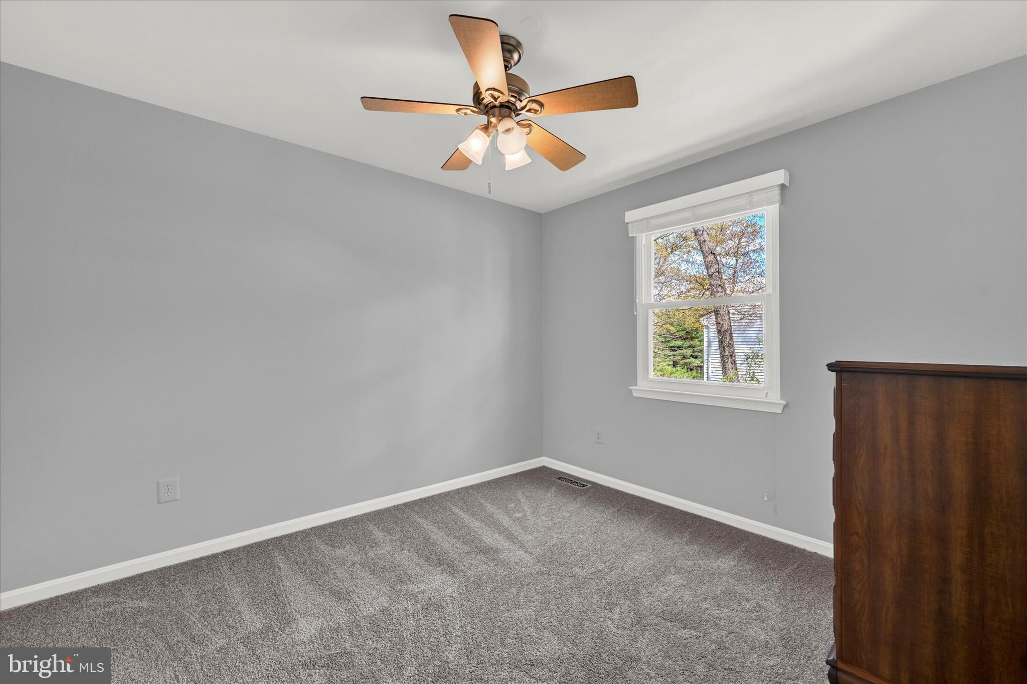 7989 Foxchase Ln