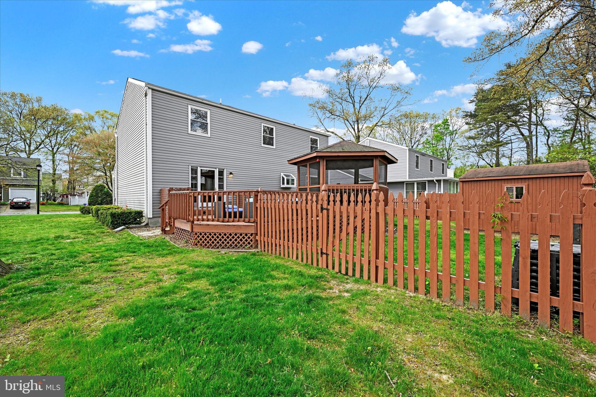 7989 Foxchase Ln