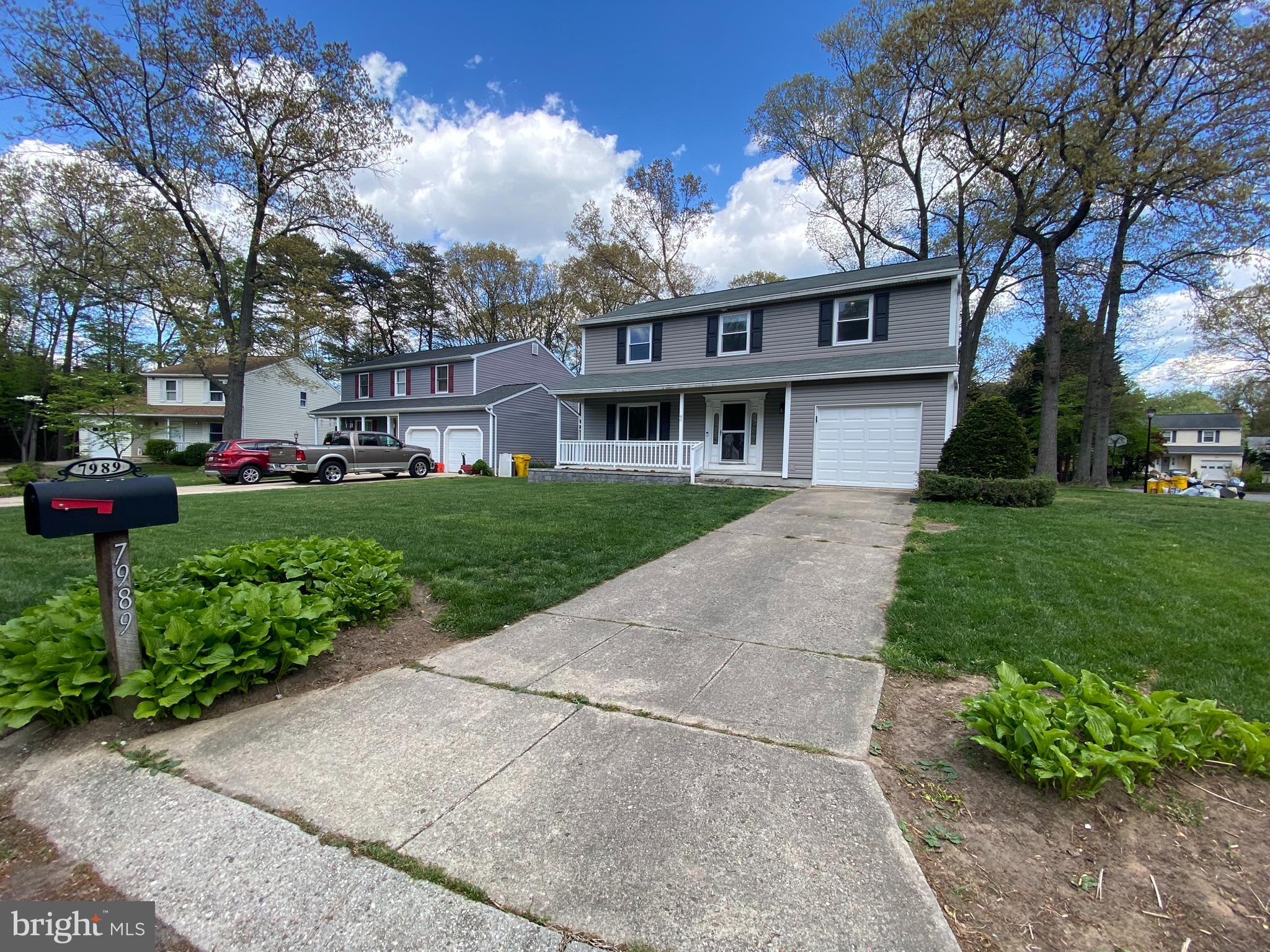 7989 Foxchase Ln