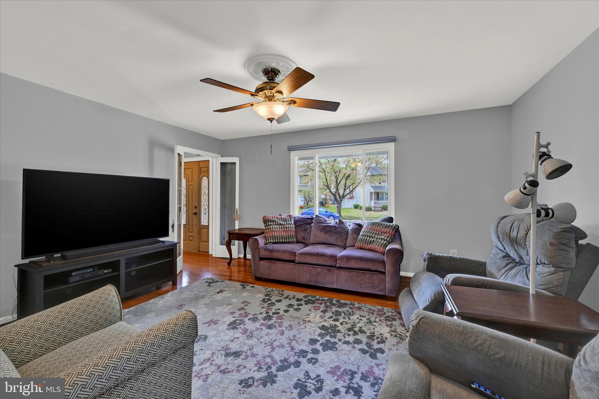 7989 Foxchase Ln