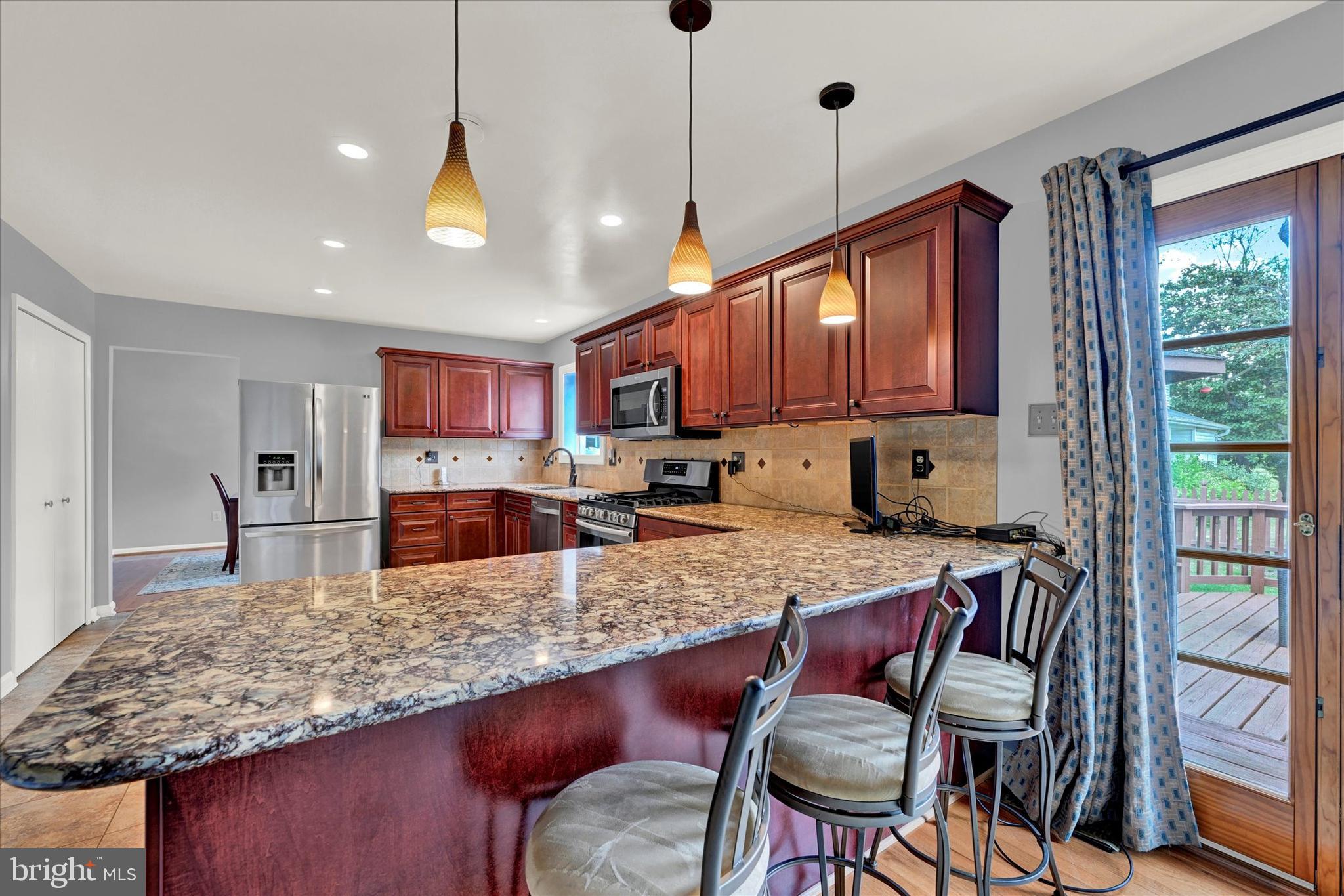 7989 Foxchase Ln