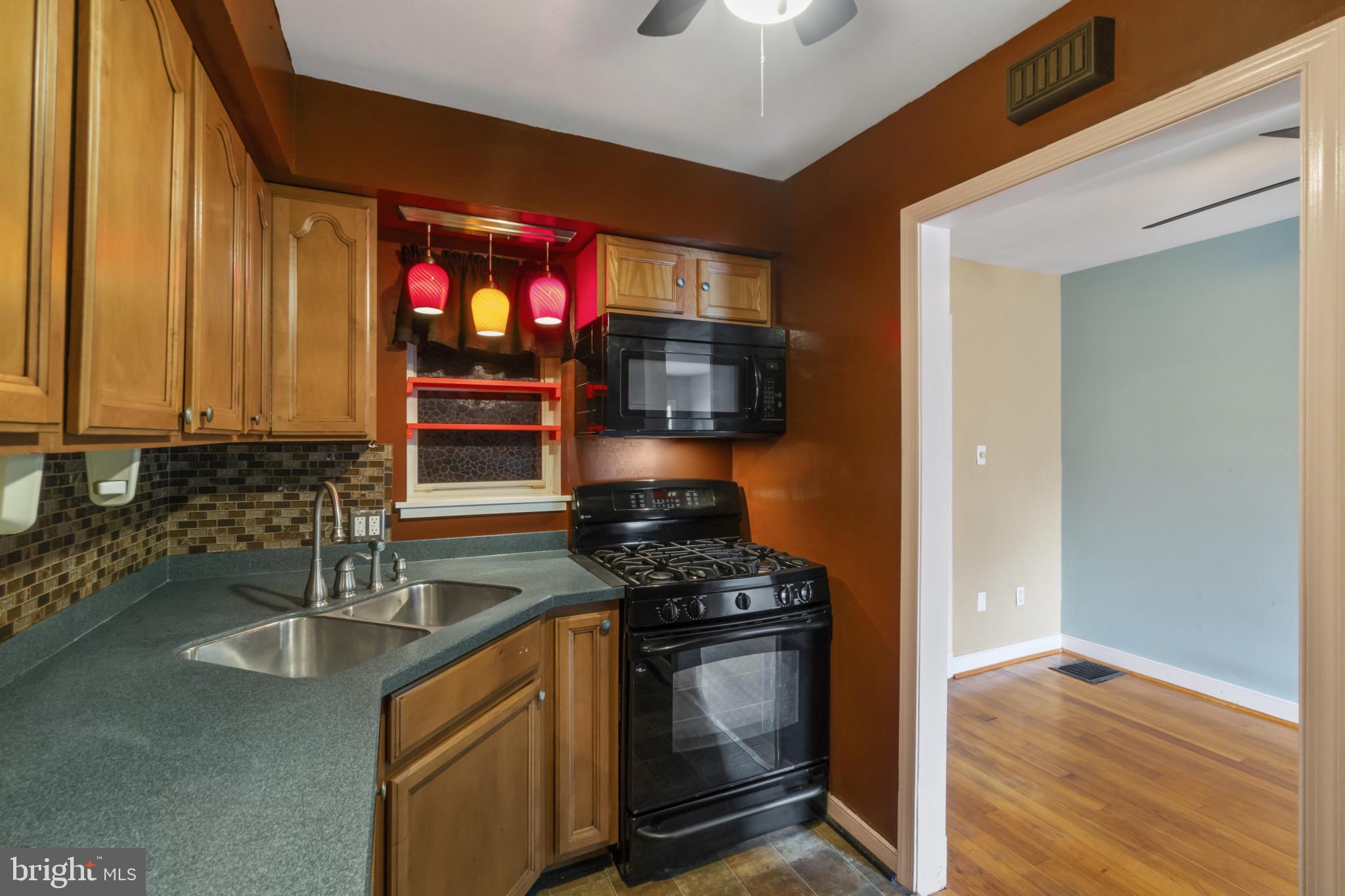 5307 Patrick Henry Dr