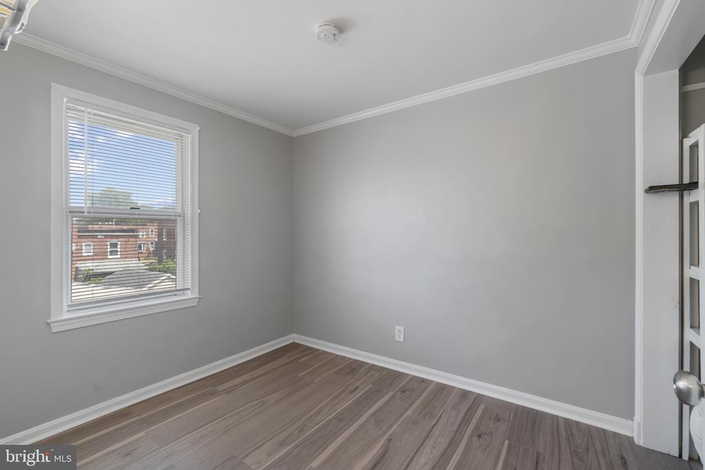5307 Patrick Henry Dr