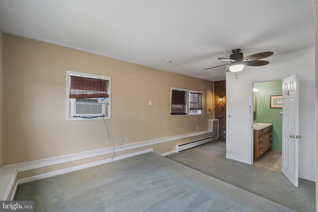 5307 Patrick Henry Dr