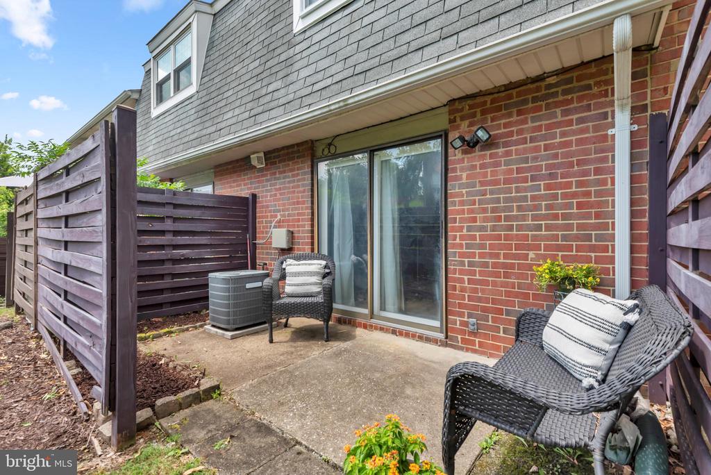 565 Belmawr Pl