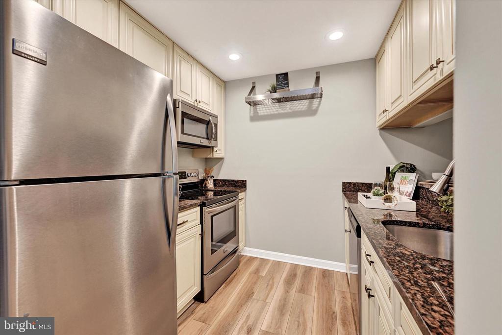 6701 RAPID WATER WAY 204