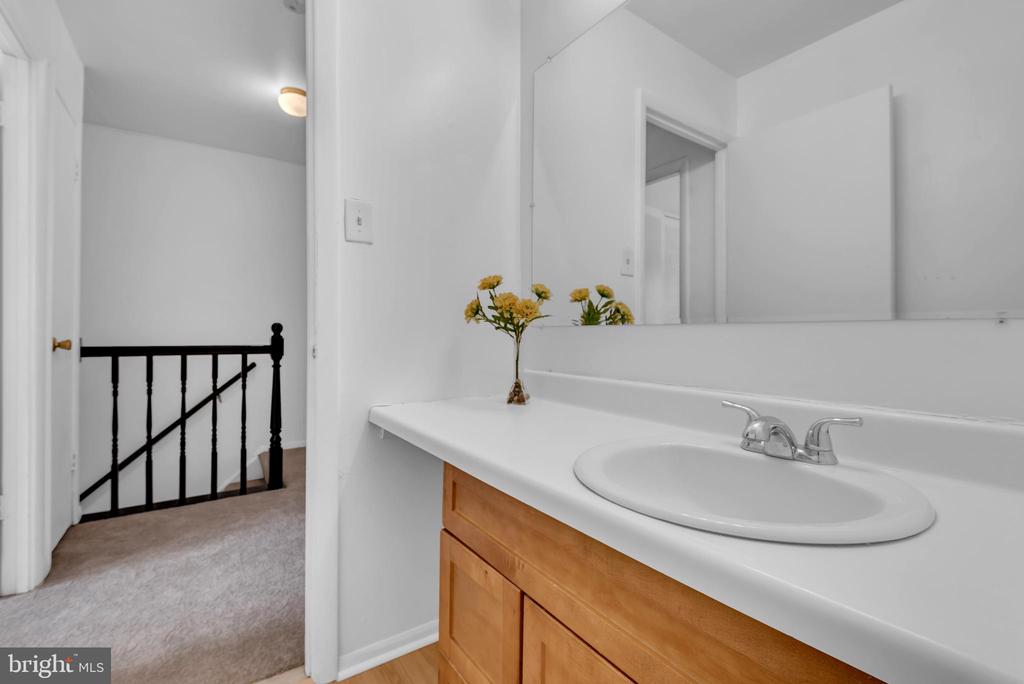 490 WORTHINGTON ROAD