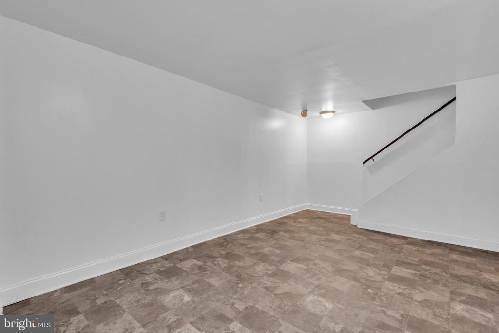 490 WORTHINGTON ROAD