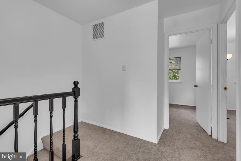 490 WORTHINGTON ROAD