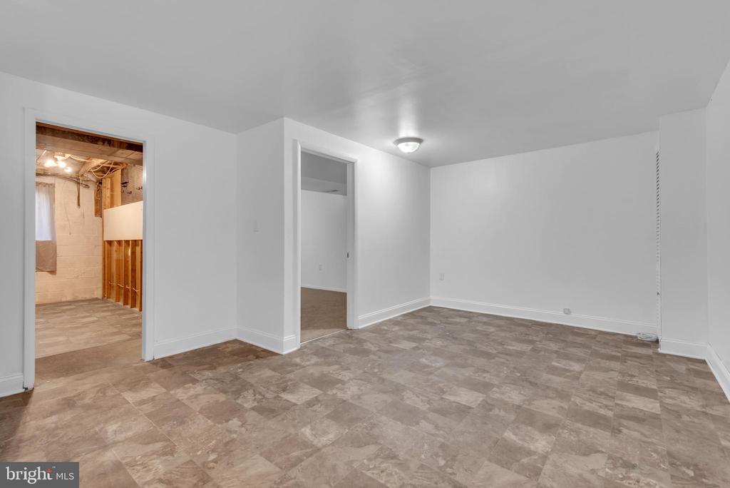 490 WORTHINGTON ROAD