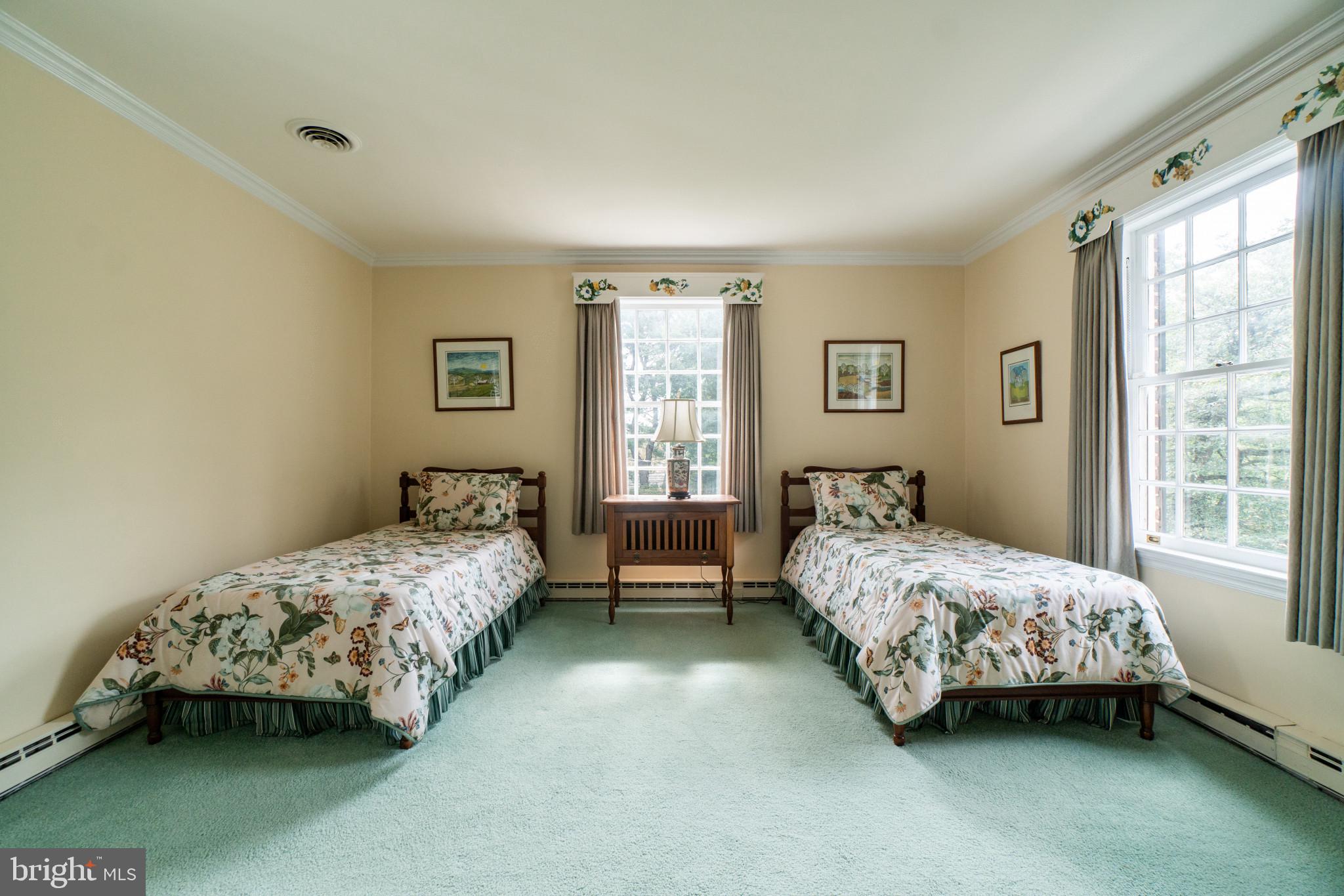 3 E Highfield ROAD