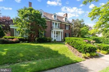 3 E Highfield ROAD
