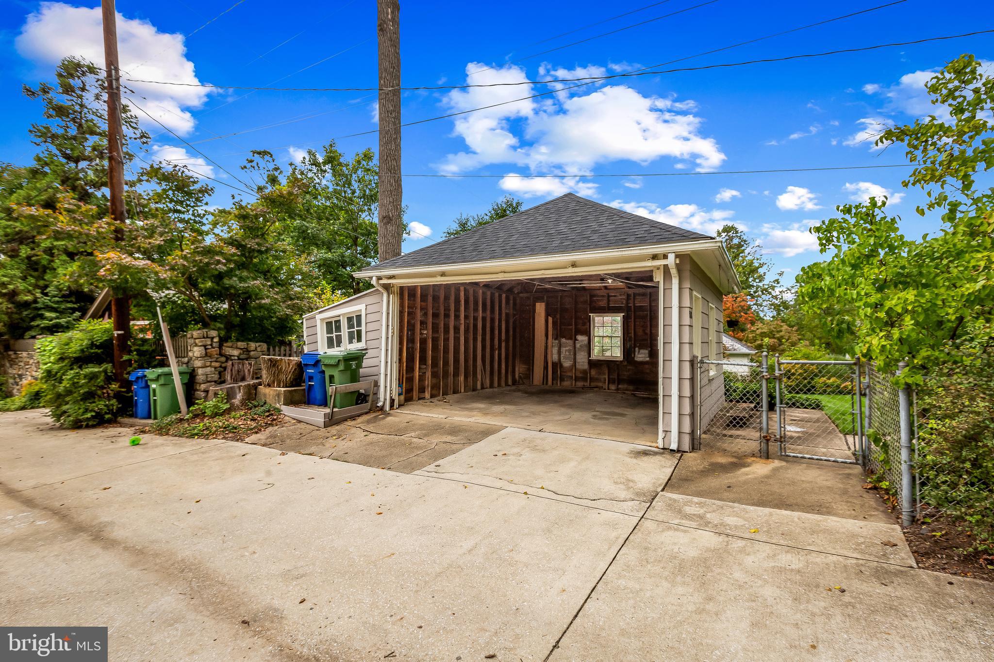 5608 GREENSPRING AVENUE