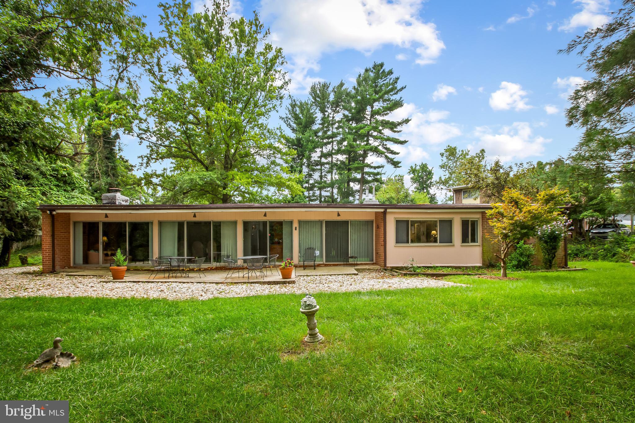 2305 MONTEBELLO TERRACE