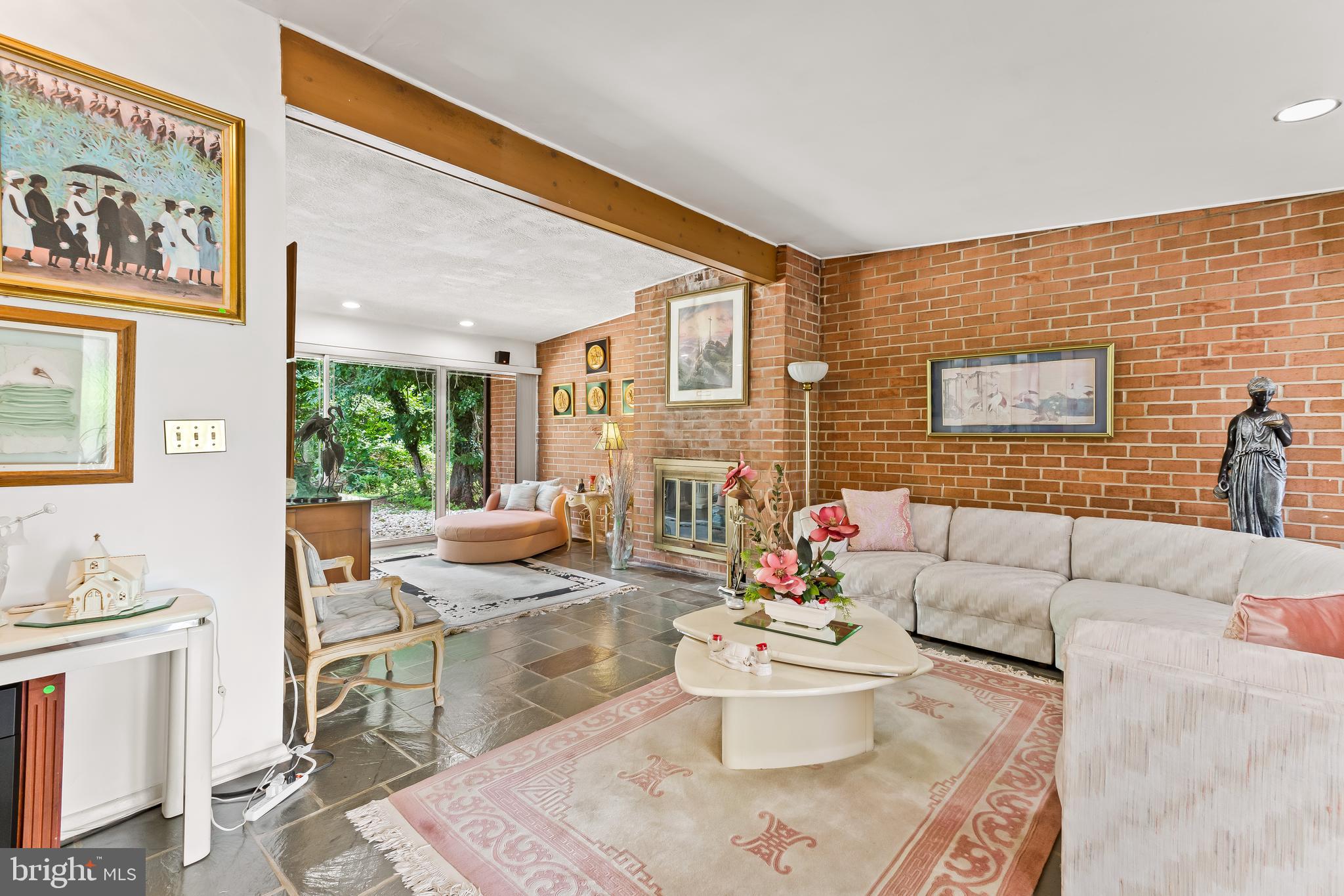 2305 MONTEBELLO TERRACE