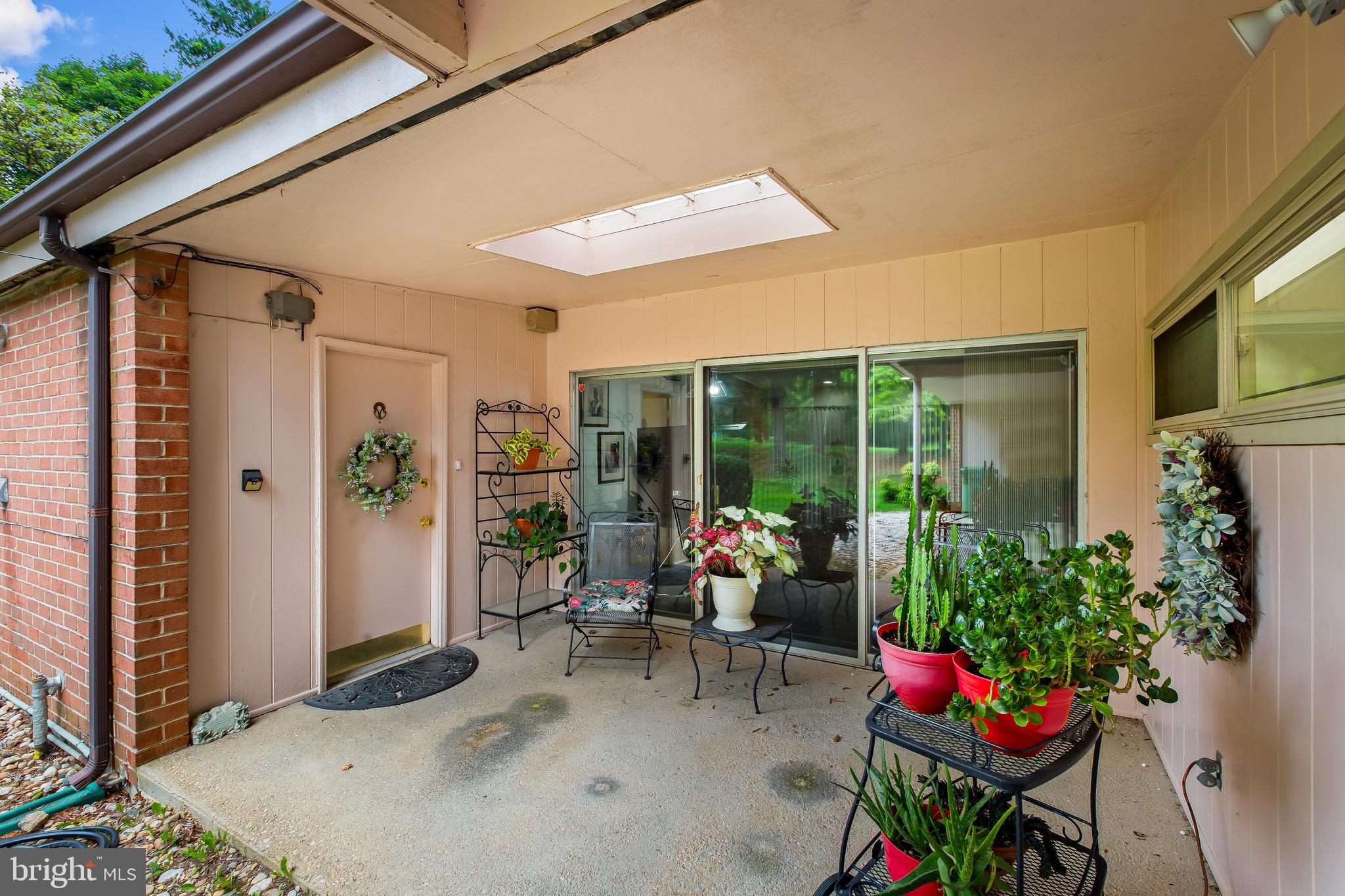 2305 MONTEBELLO TERRACE