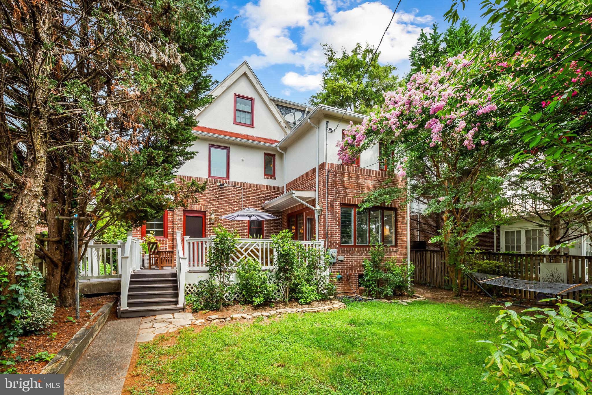 531 W 40TH STREET