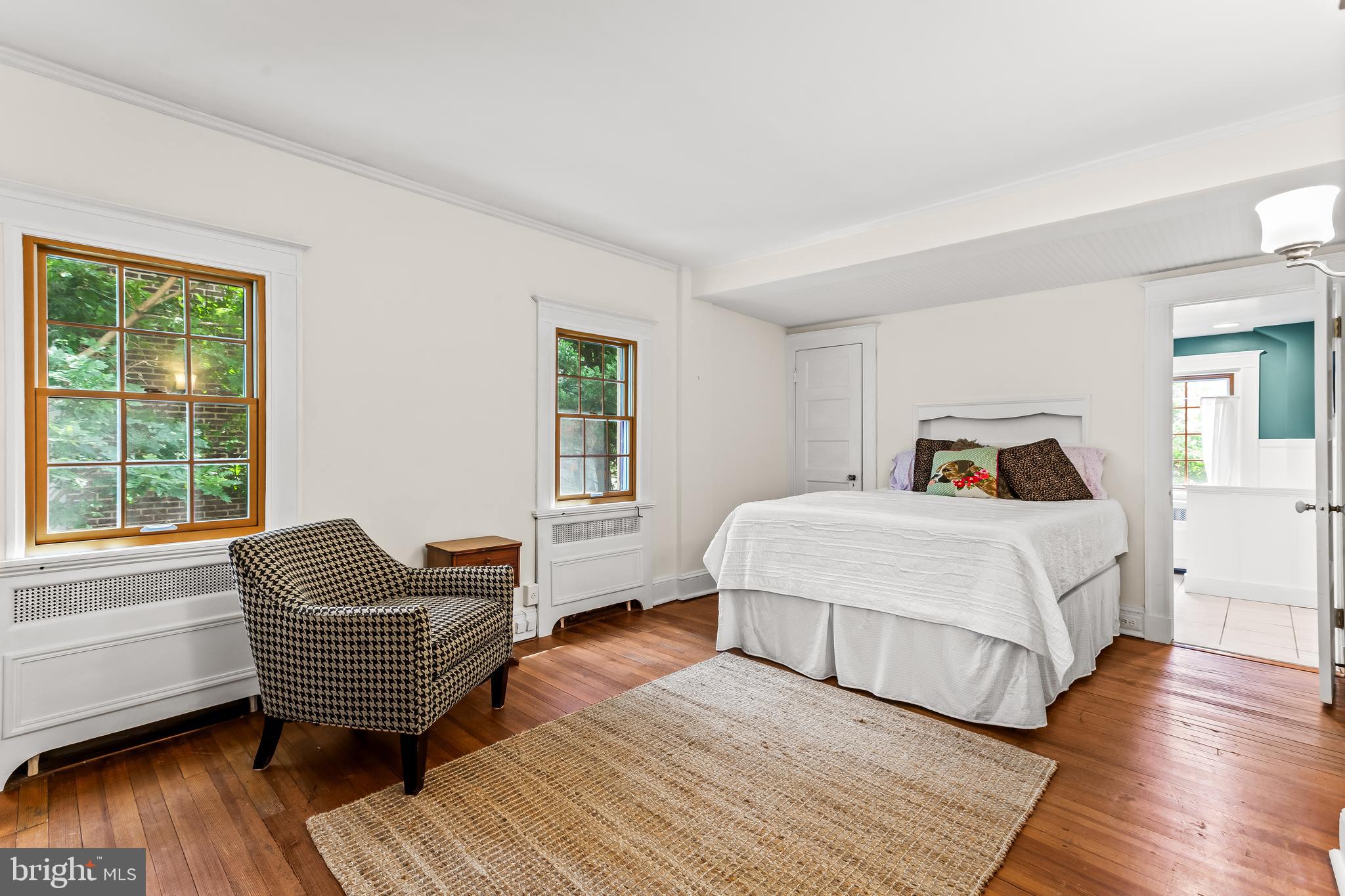 531 W 40TH STREET