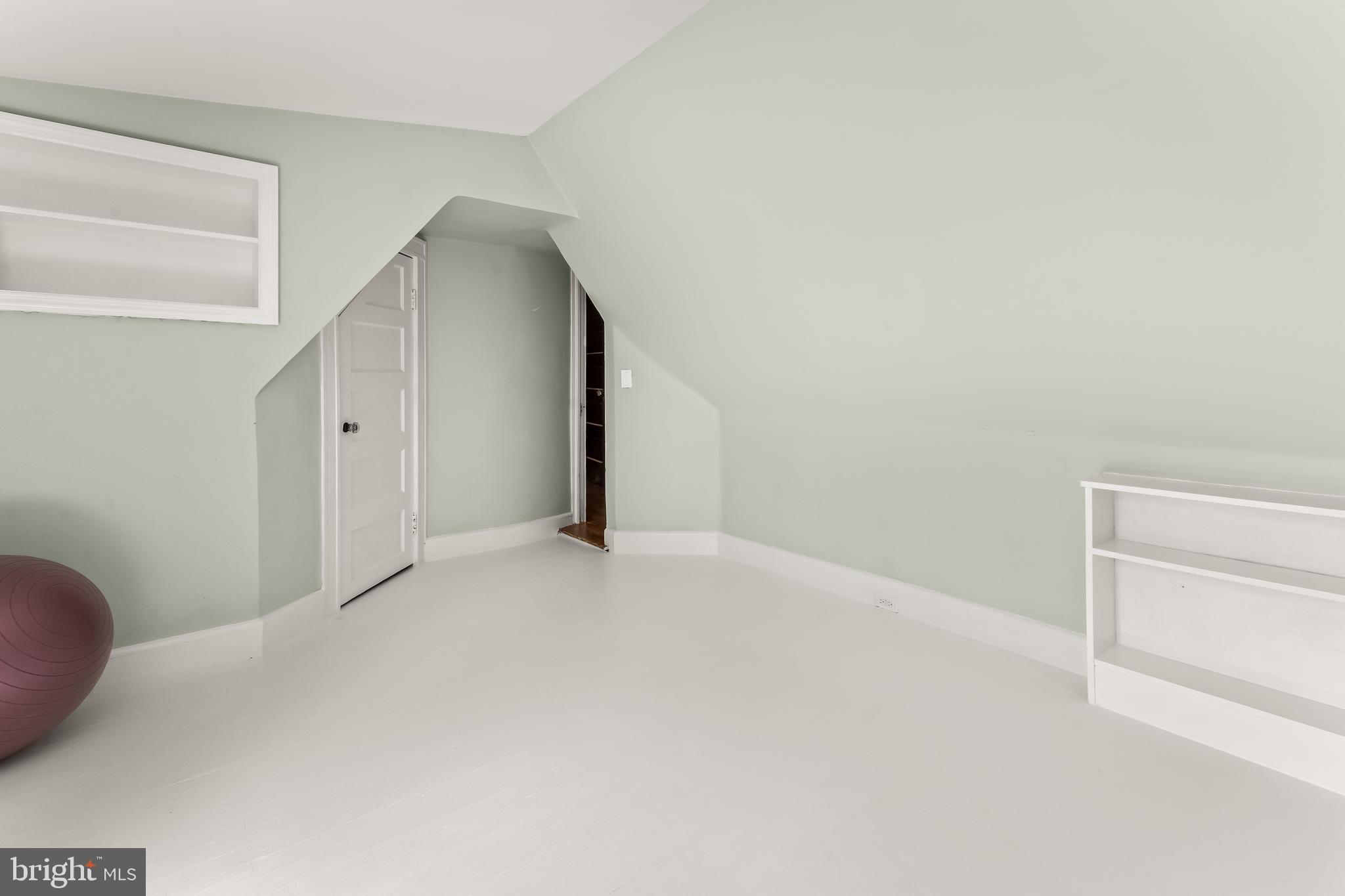 531 W 40TH STREET