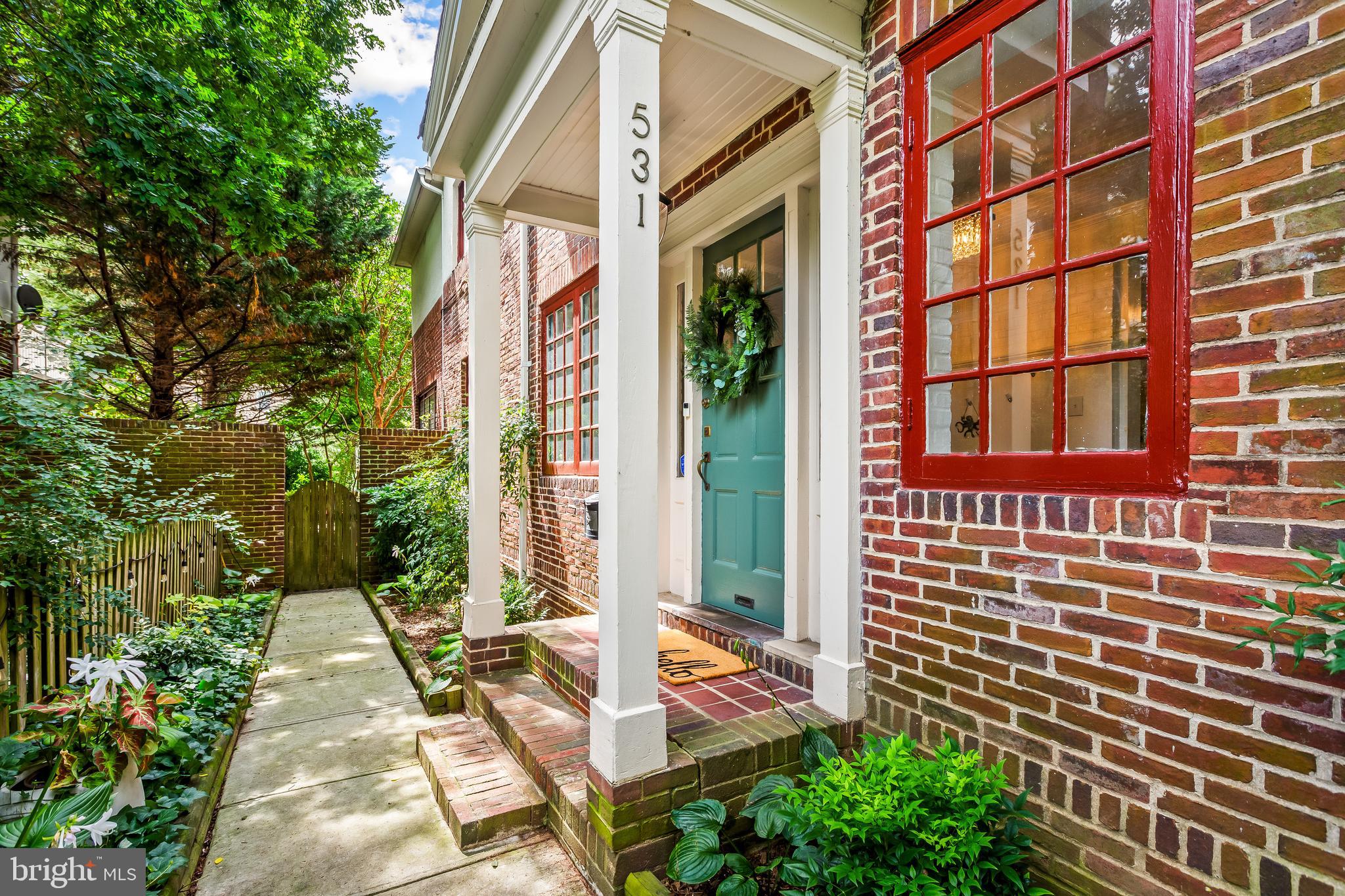 531 W 40TH STREET