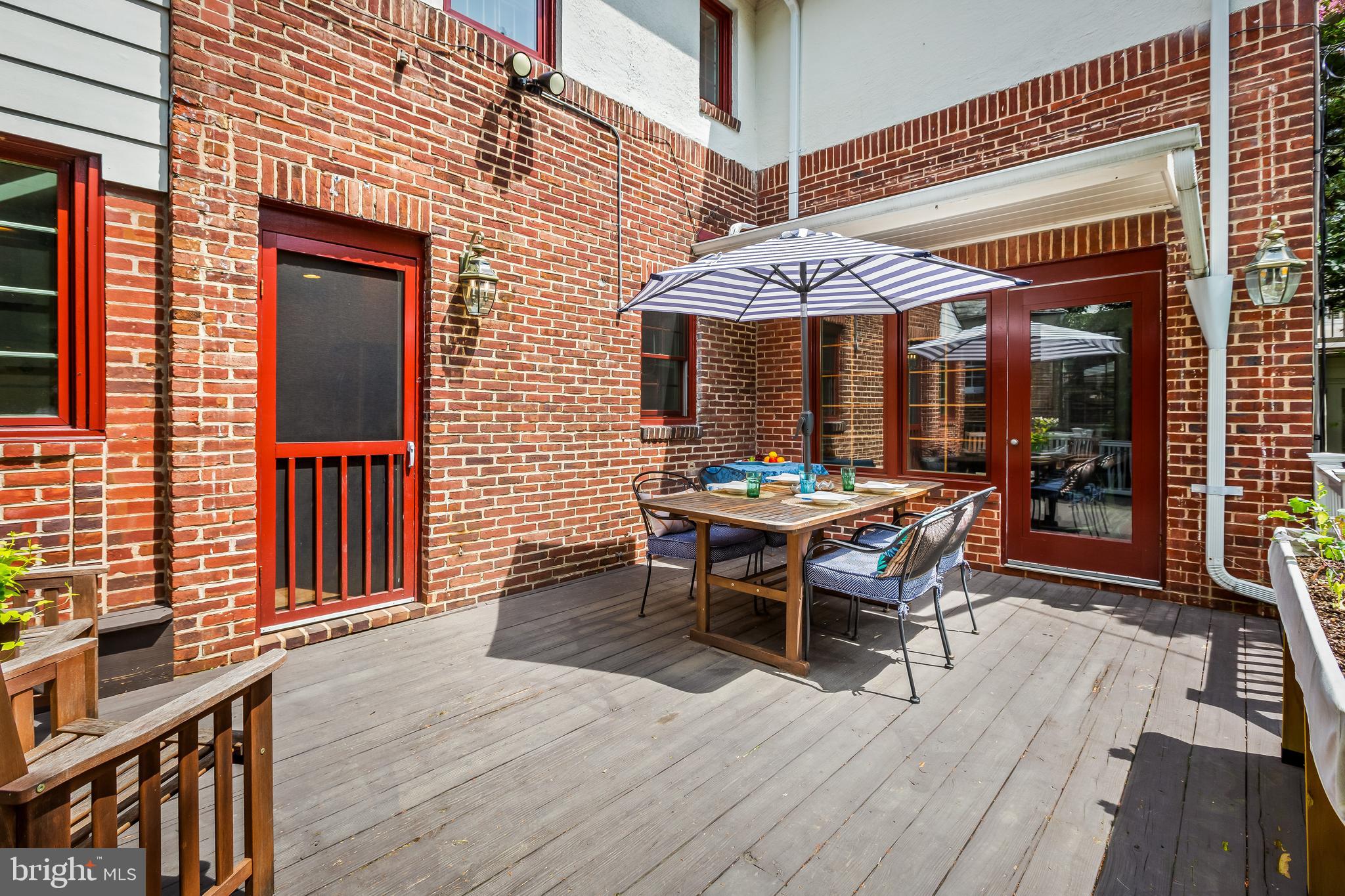 531 W 40TH STREET