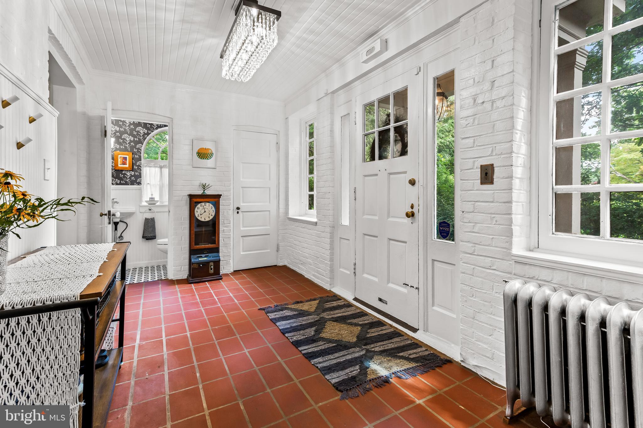 531 W 40TH STREET