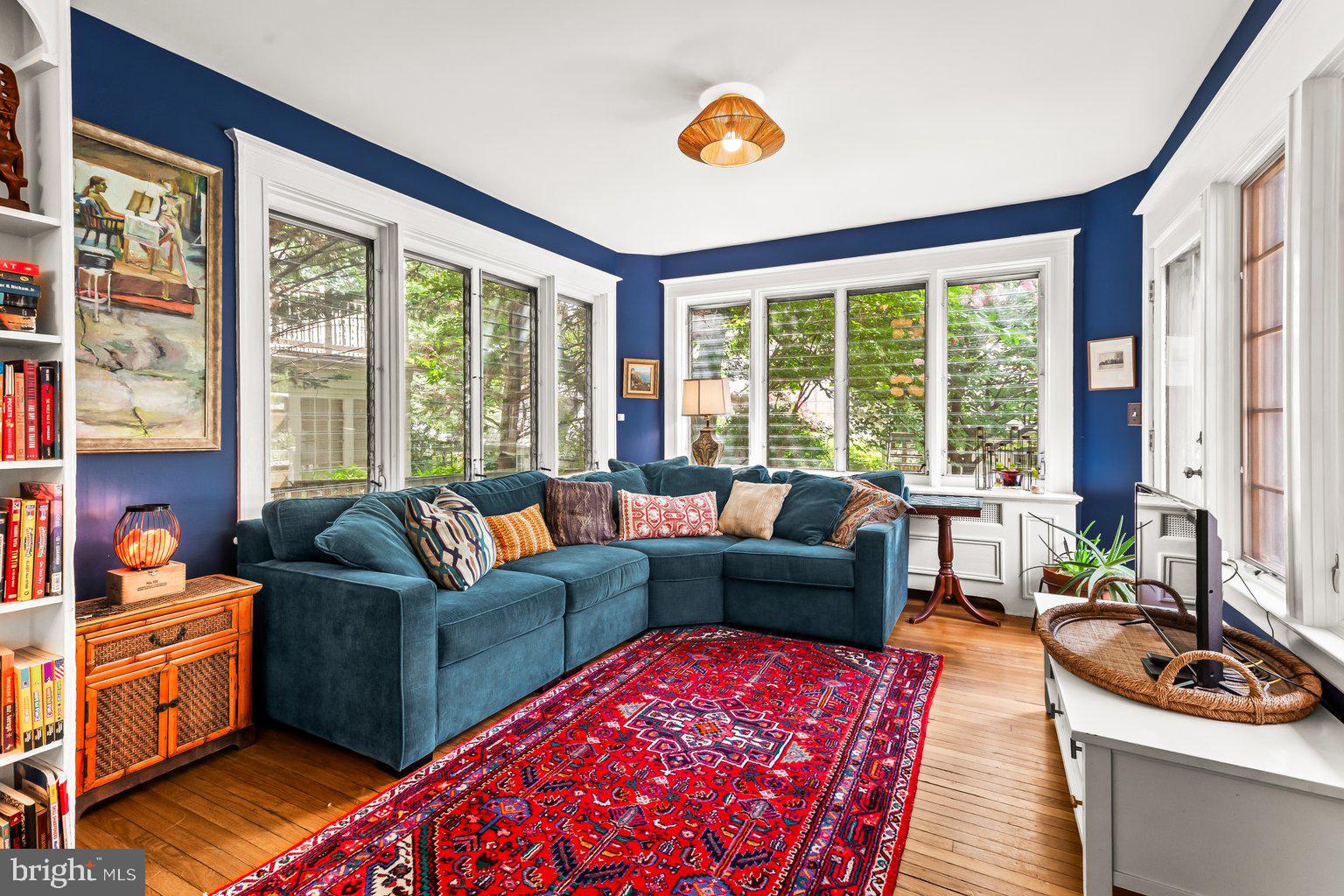 531 W 40TH STREET