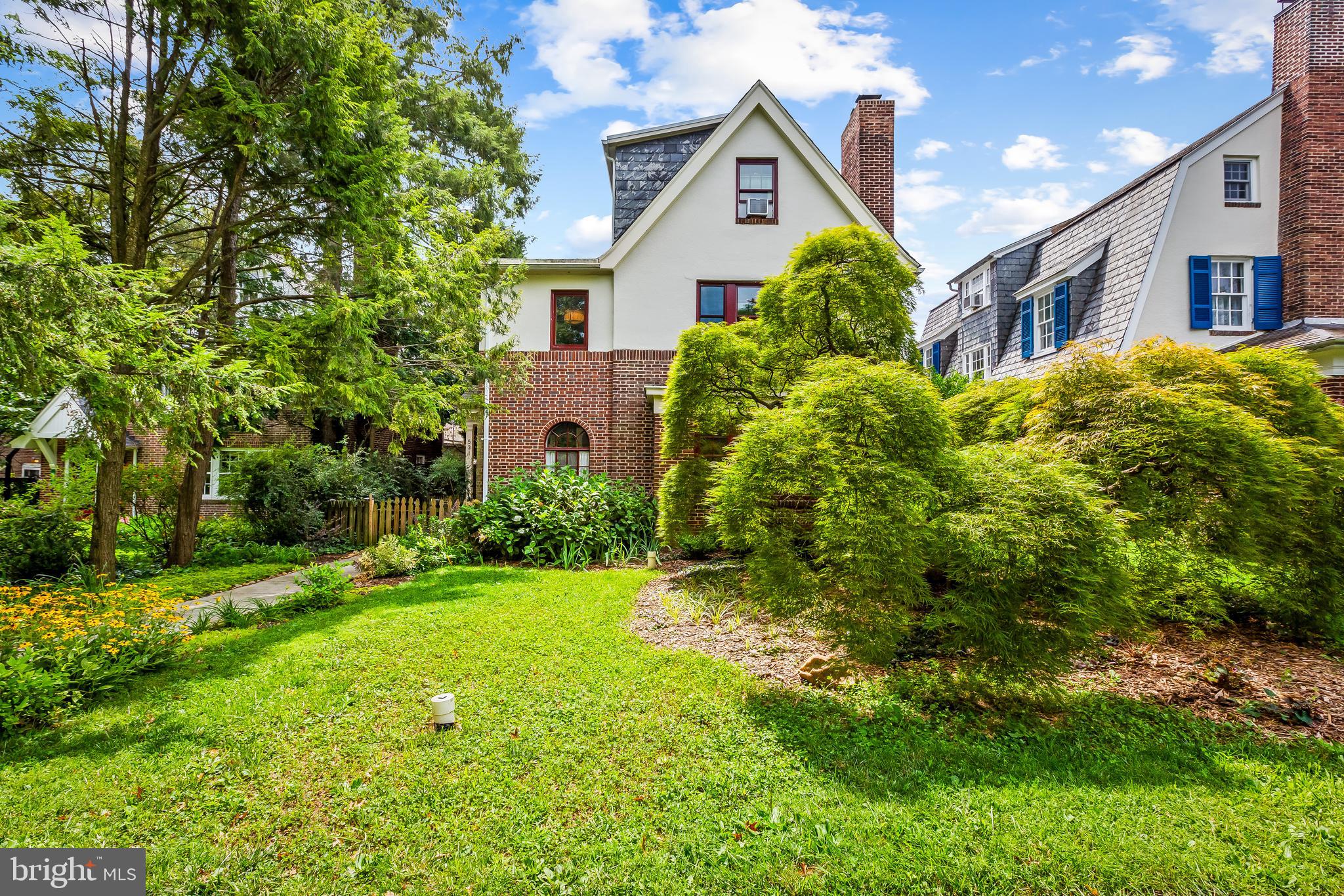 531 W 40TH STREET