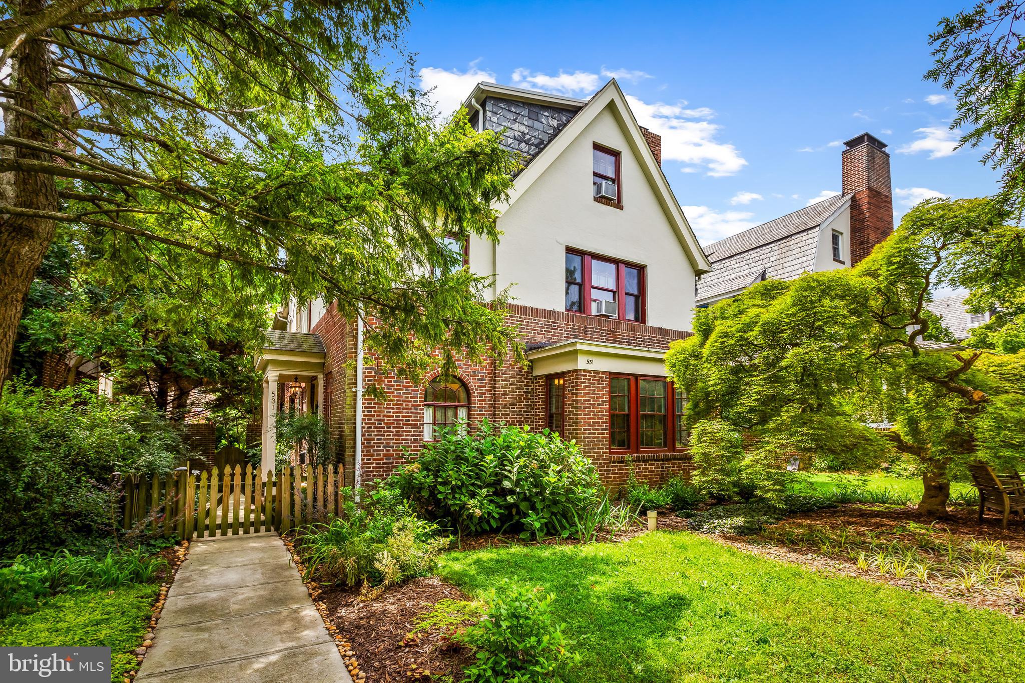 531 W 40TH STREET
