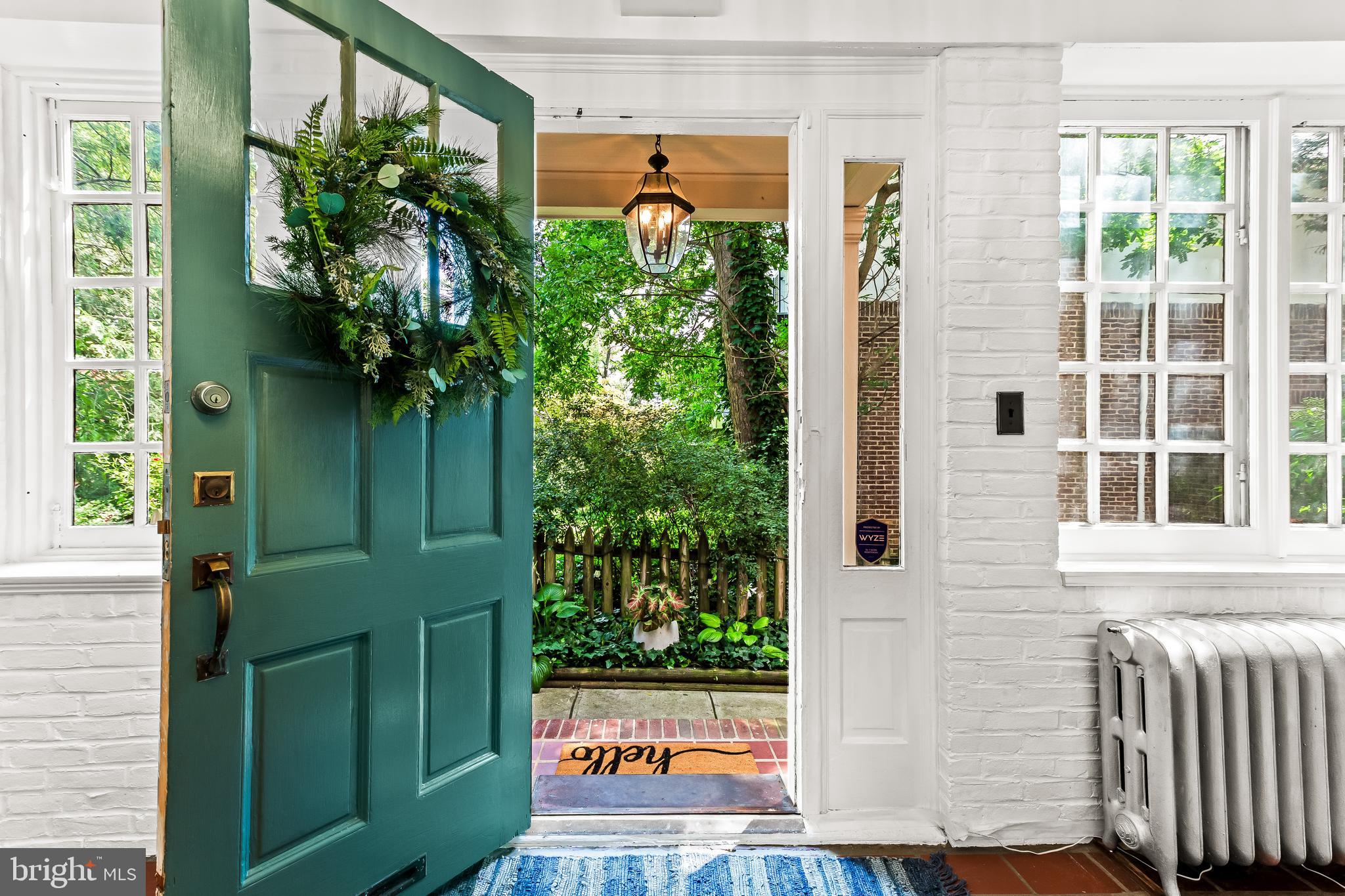 531 W 40TH STREET