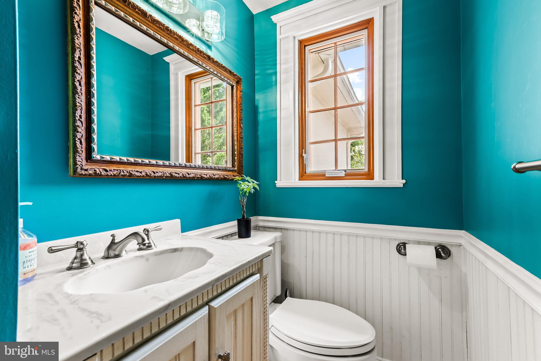 531 W 40TH STREET