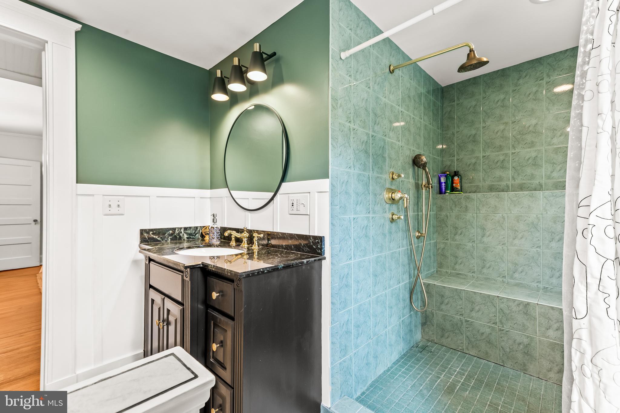 531 W 40TH STREET