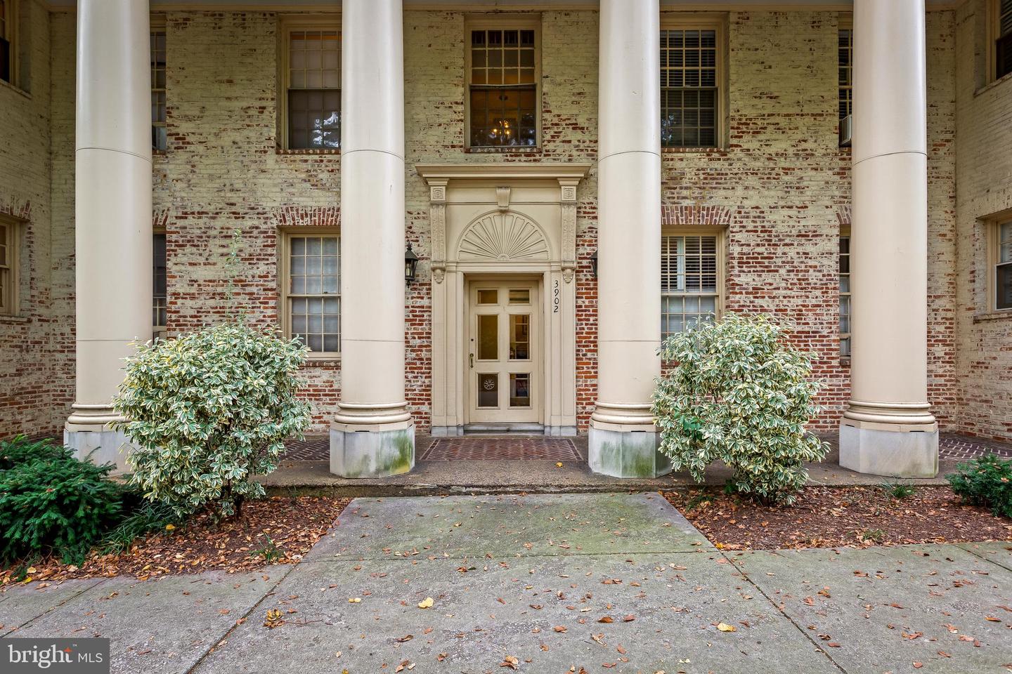 3902 Canterbury ROAD Unit: 2B