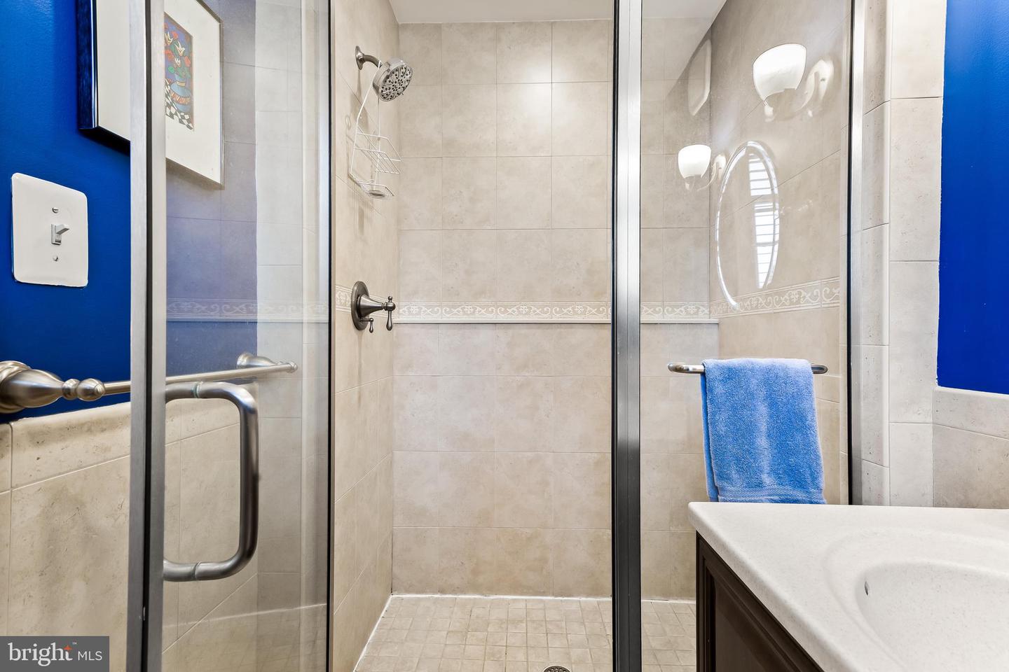 3902 Canterbury ROAD Unit: 2B
