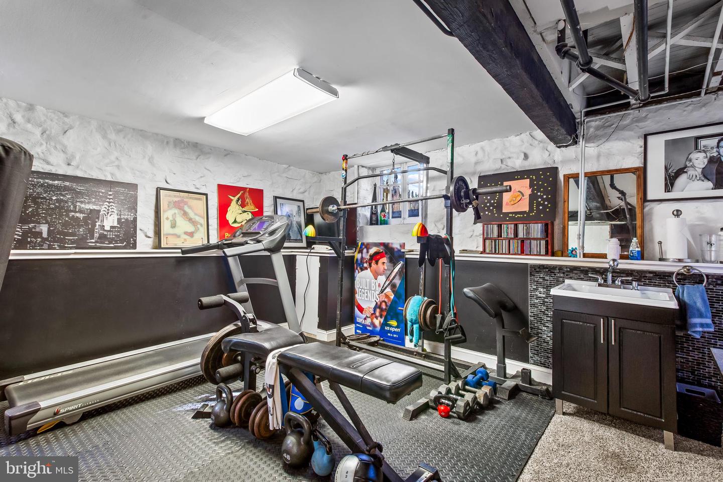 211 Ridgewood ROAD