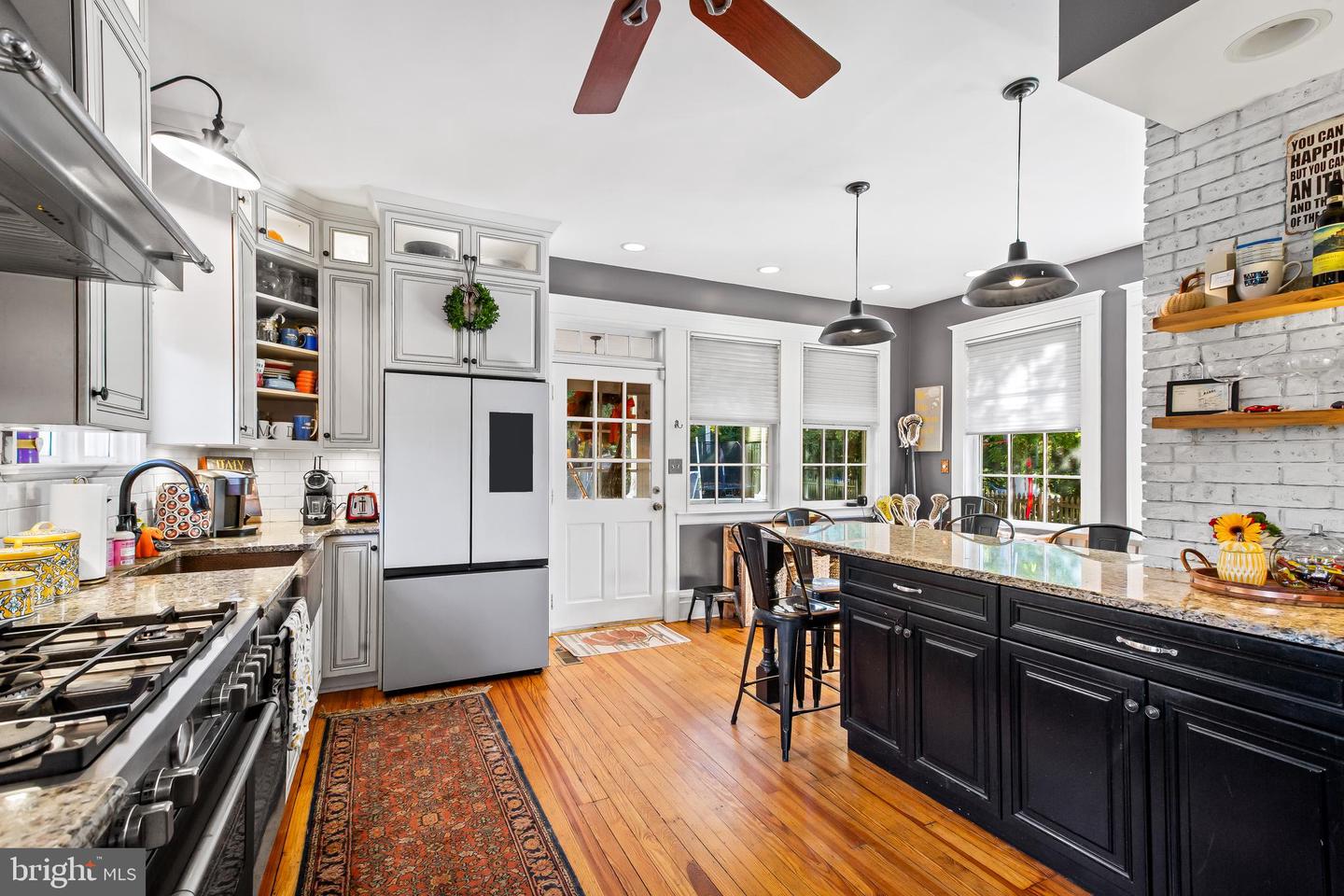 211 Ridgewood ROAD