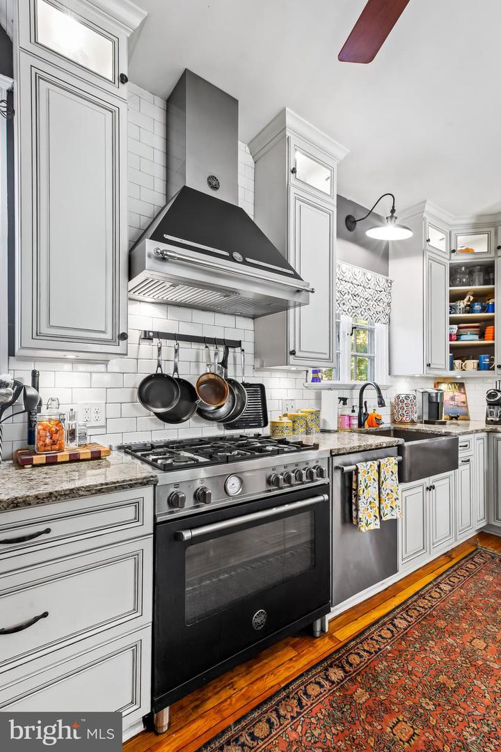 211 Ridgewood ROAD
