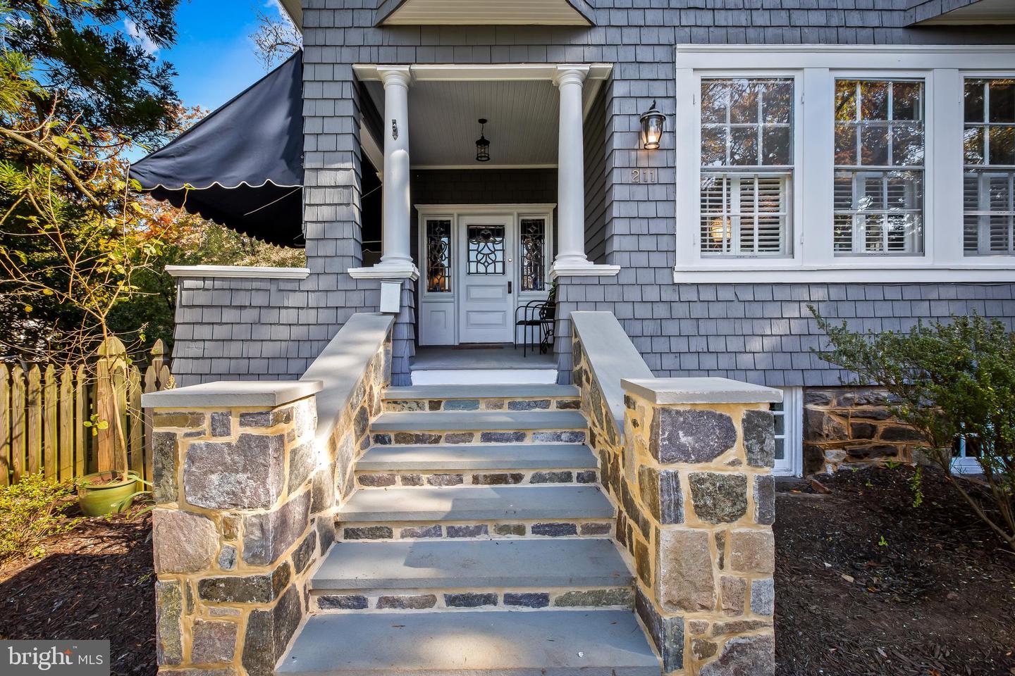 211 Ridgewood ROAD