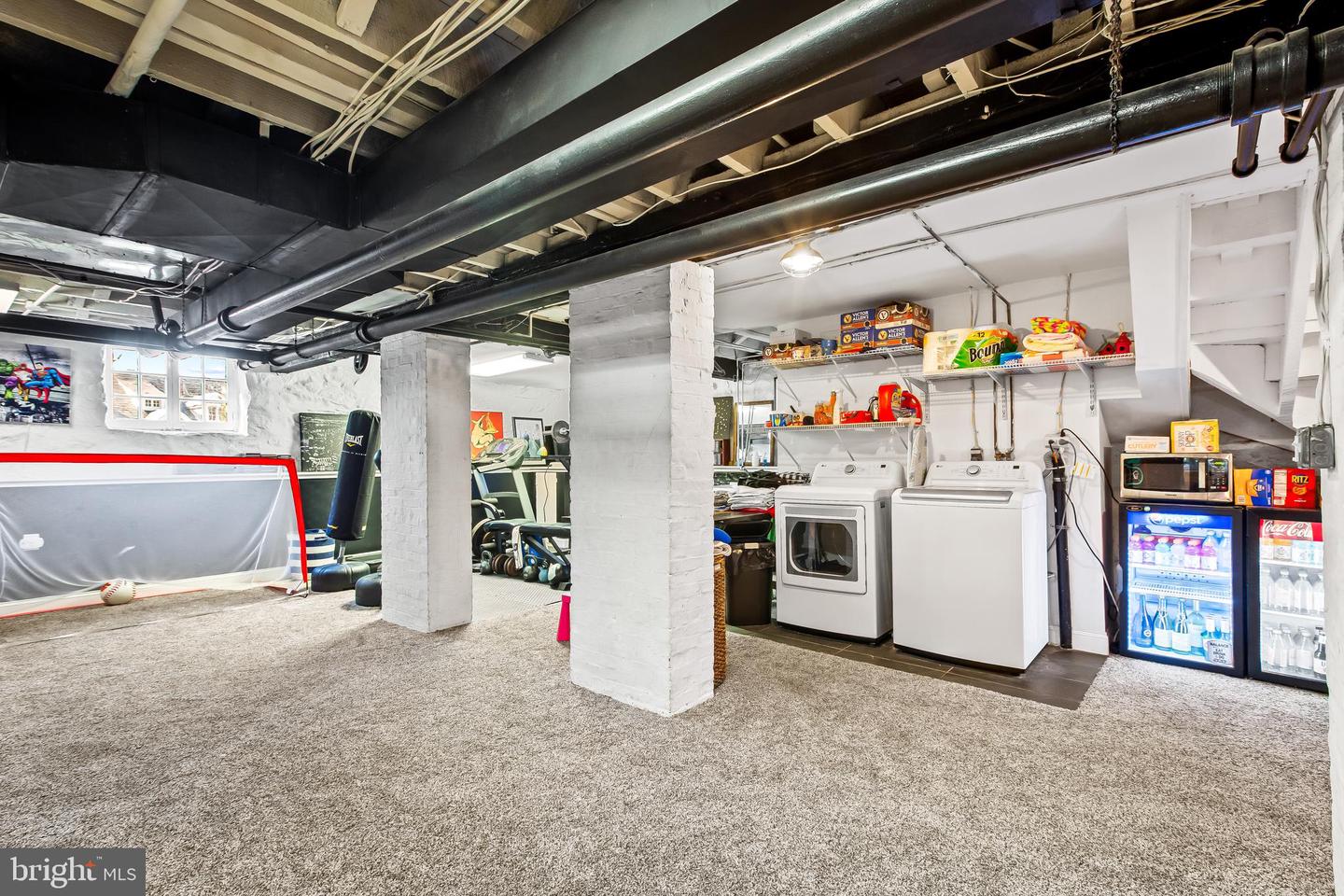 211 Ridgewood ROAD