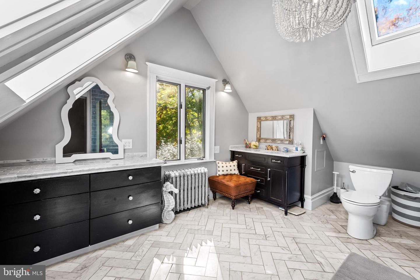 211 Ridgewood ROAD
