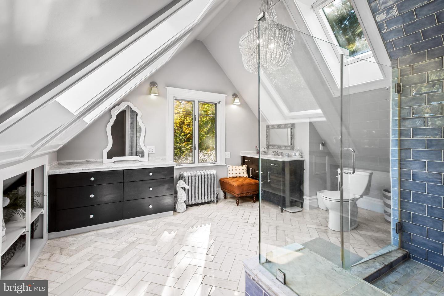 211 Ridgewood ROAD